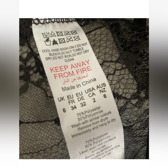 Pretty Little Thing Corset Shape Black Sheer Lace Structured Size 2 - Picture 3 of 5